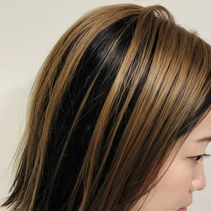 アリィーのUVヘアカラーロックバームを使用したイメージ