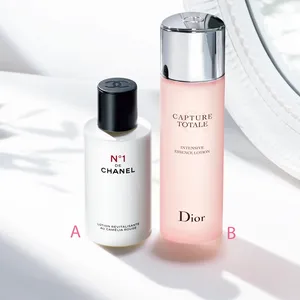 A シャネル ローション N゜1 ドゥ シャネル 150ml ￥7700  B ディオール カプチュール トータル  インテンシブ エッセンス ローション 150ml ￥8360／パルファン・クリスチャン・ディオール