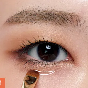 アイメイク 一重 長井かおり シャネル レ キャトル オンブル ブトン 219 涙袋の影