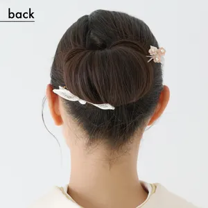 【セミロング①着物】清潔感と上品さを兼ね備えたくるりぱ仕立てのシニヨン（back）