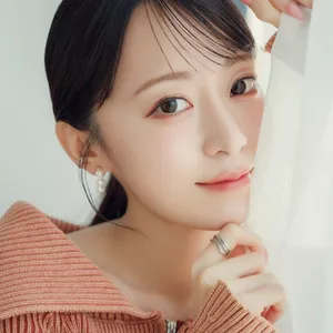 声優石飛恵里花アイメイク