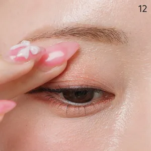 声優石飛恵里花アイメイクプロセス１２