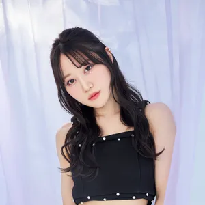 声優小倉唯の韓国アイドルメイクオフショット①