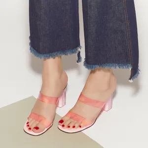 サンダルに映える【大人可愛いペディキュア】おしゃれコーデ6選 GALLERY_1_11