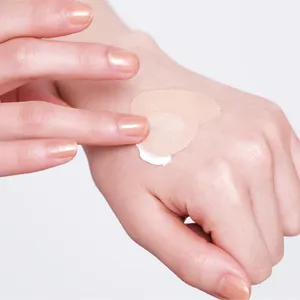 手持ちファンデに混ぜて 色調整にも使える！