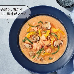 鮭と酒かすのトマト豆乳味噌スープ