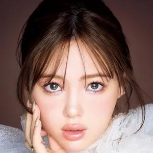 マキア初登場！ 藤田ニコルさんの表紙メイクをチェック。ブラウン＋αで、今どき"バブみ”フェイスに