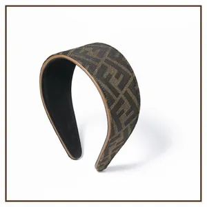 FENDI　フェンディ　ヘアアクセサリー　ヘア小物　カチューシャ