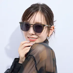 マキア　サングラス　おすすめ　選び方　Zoff　小顔