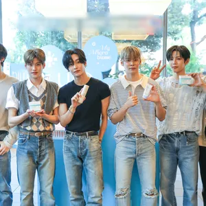 マキア　RIIZE　UIQ　韓国コスメ　代官山 蔦屋書店　サイン会