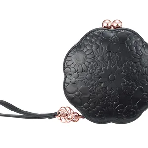 コスメデコルテ クリスマスコフレ2025 オリジナルポーチ