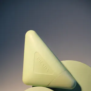 ハンドクリーム ハイブランド おすすめ プラダ ハンド トリプルケア ハンドクリーム