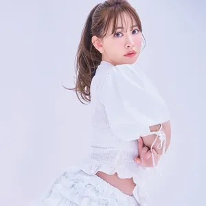 悩み相談はAIに、ボディケアは信頼するジムで。小嶋陽菜さんが自分のためにしていること