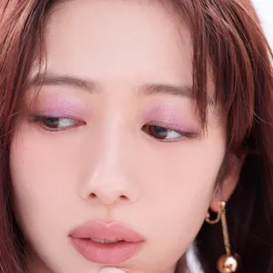 私立恵比寿中学　真山りか　パープルメイク　目元より