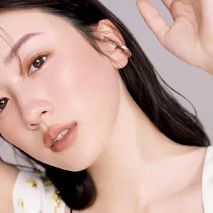 永野芽郁さんに聞いた、透明肌の秘密。「ものすごく疎い（笑）」というメイクを頑張れない理由も