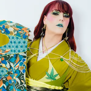 ラガンジャ・エストラージャMAQUIA ONLINE撮り下ろし