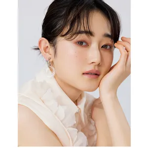 ワントーンでまとめじんわり微熱感を表現