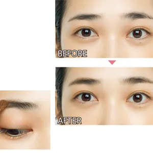 aとbを同量混ぜ、細い方の眉の眉山を描き足すようにのせる。もう片方の眉にも同じ色みをのせ、質感と色のトーンを合わせて。