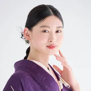 【卒業式袴ヘアアレンジ・セミロング➀】愛らしさと大人っぽさを叶える華やかツイストポニー