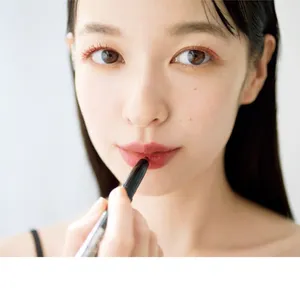 にじみ出る血色感に仕上げる