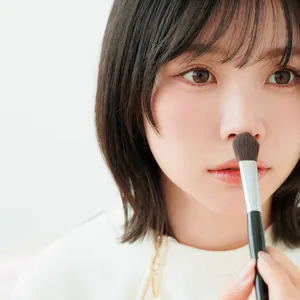 声優Liyuu鼻先チーク