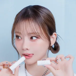 重盛さと美　美容　愛用コスメ　リップ　ママバター ウィズ リップスティック