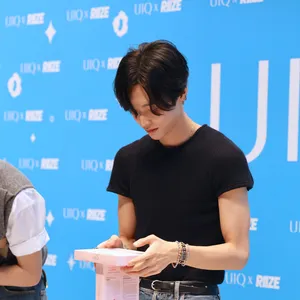 マキア　RIIZE　WONBIN UIQ　韓国コスメ　代官山 蔦屋書店　サイン会　K-POP