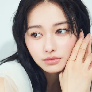 山本舞香さん　『人気ヘア＆メイクアップアーティストの北原 果さんが提案！ 決定版2025夏の旬顔レシピ』vol.1