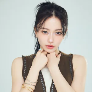 山本舞香さん　『人気ヘア＆メイクアップアーティストの北原 果さんが提案！ 決定版2025夏の旬顔レシピ』vol.2