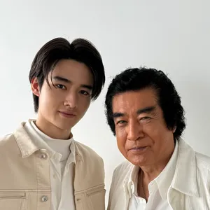 藤岡弘、　藤岡真威人　バストアップ