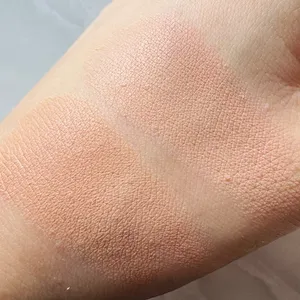 01 ナチュラルベージュ 02 ベージュオークル スウォッチ