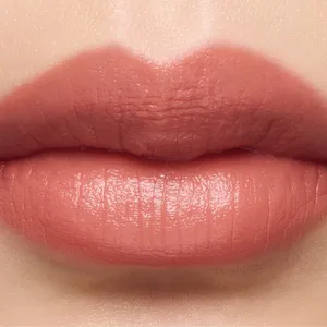 マキアベストコスメ2025下半期　リップ部門5位 シャネル　ルージュ アリュール ヴェルヴェット 77をイエベがスウォッチ