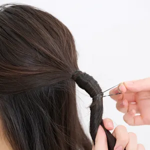 【セミロング③カジュアルスーツ】ゴム隠しの毛束がワンポイントに！ ナチュラルハーフアップ　STEP４