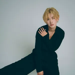 モデル 鈴木凌　中腰