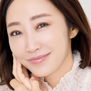 神崎恵さん直伝 コスメデコルテ スキンシャドウ デザイニングパレット 01の使い方 完成