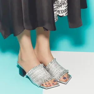 サンダルに映える【大人可愛いペディキュア】おしゃれコーデ6選 GALLERY_1_8