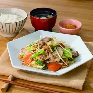 大戸屋　肉野菜 塩こうじ炒め定食