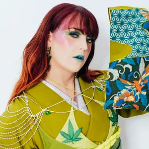 ラガンジャ・エストラージャMAQUIA ONLINE撮り下ろし