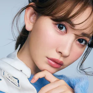 小嶋陽菜 YSL ラブシャイン グロスプランパー 3を使ったメイク