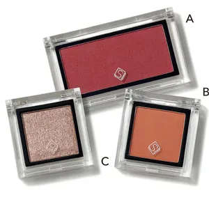 A SLN チークブラッシュ 10 ￥1018、B 同 アイシャドウ 48、C 同 35 各￥825／日本ポステック