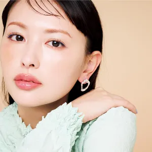 春に必携のピンクリップは「透けツヤ」がマスト！ 気負わずまとえる5本を厳選