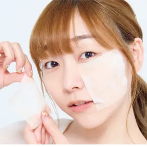 メイク前は無印の化粧水でコットンパック