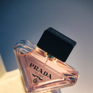 プラダ、プラダ ビューティ、プラダ パラドックス オーデパルファム、プラダの人気香水、プラダのフレグランス
