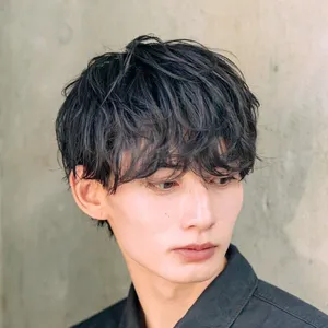 V（BTS）　風　髪型　ヘアスタイル　無造作タイトマッシュヘア　サイド