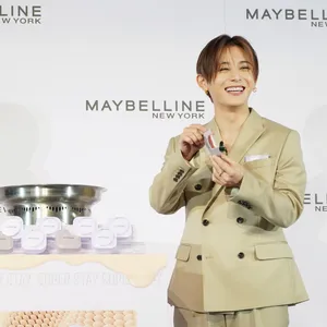 Hey! Say! JUMP 山田涼介さん MAYBELLINE NEW YORK（メイベリン ニューヨーク）「SP ステイ クリームパクト ファンデーション」笑顔