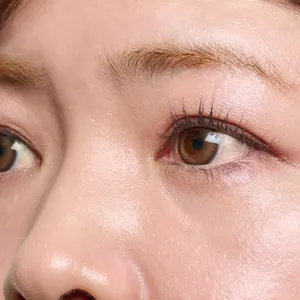 クリスマスコフレ 2025　ルナソル　アイカラーレーション スペシャルエディション　塗ってみた