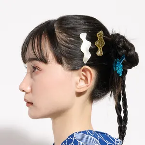 浴衣ヘアアレンジ ロング 編みおろし 左サイド