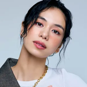 シワを隠すハイライトの入れ方 ブロンズカラー×ツヤハイライト×面塗りで影を払拭！