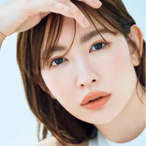 小嶋陽菜 元AKB48 愛用スキンケア うるおい満タン肌のスタメンコスメ