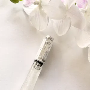 ジルスチュアート　ダズリング フラワーデュー グロス